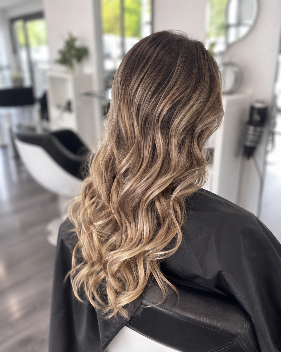 Balayage in warmen Blondtönen